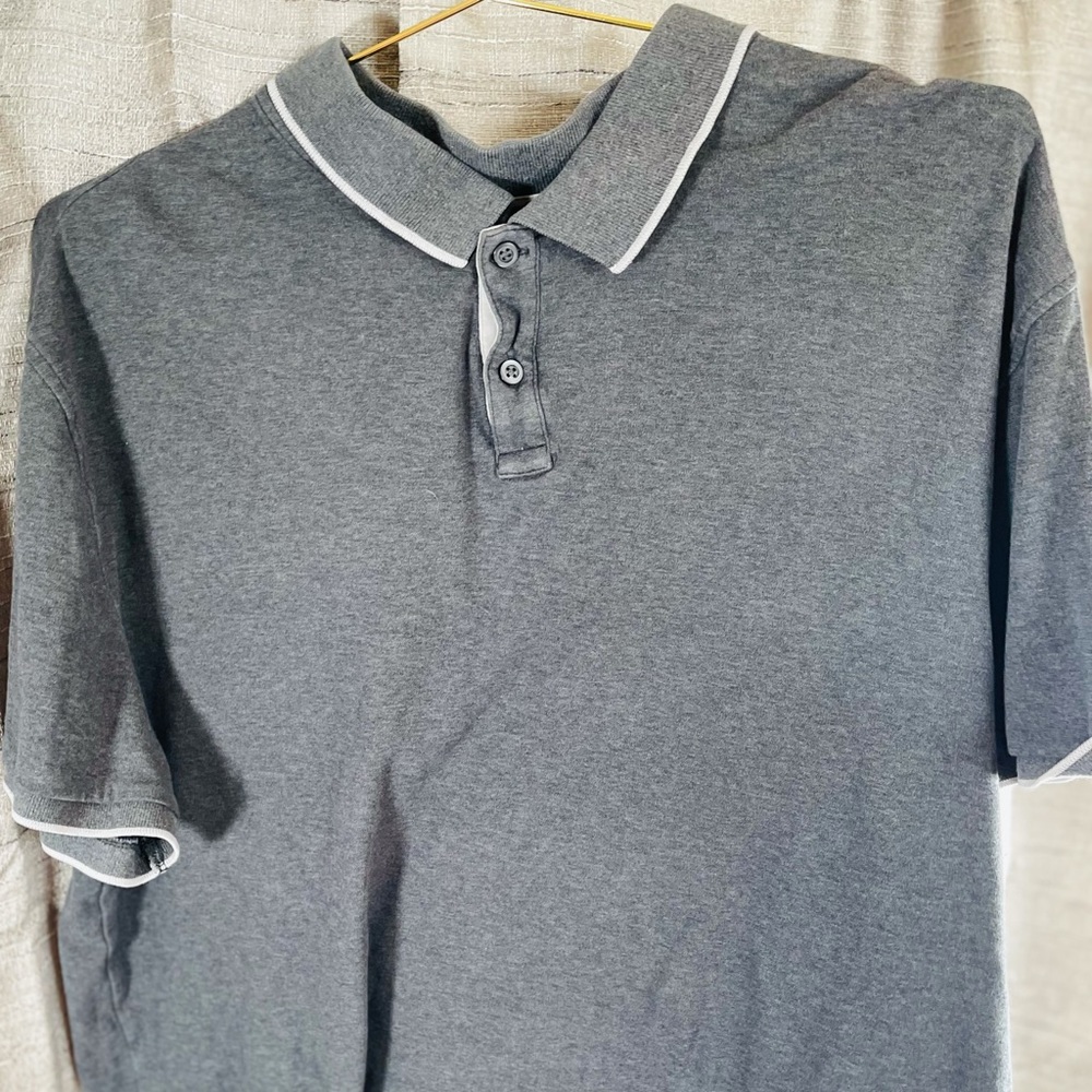 Claiborne Men’s gray extra large polo shirt